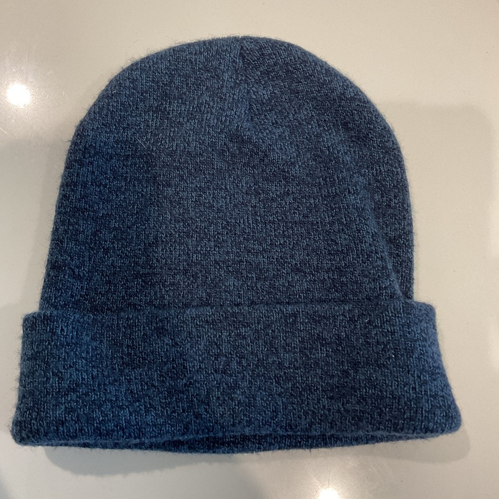 Carhartt beanie one size fits all stretches up to almost 13 1/2 along the bottom - Picture 3 of 5